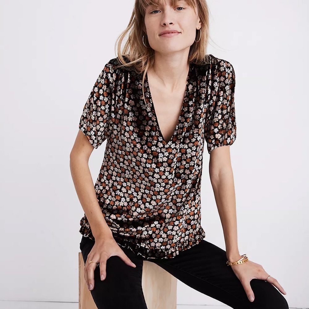 Madewell Velvet Tulip Sleeve Ruffle Top in Petite Blooms Large